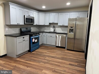 550 Walnut St, Camden, NJ 08103 - photo 2