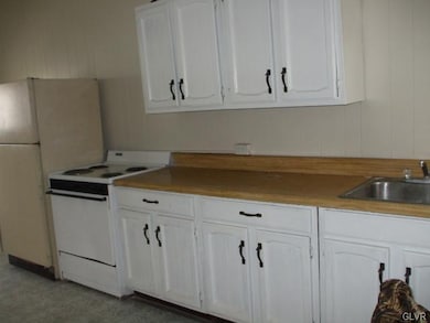 101 N 11th St unit 2nd R, Allentown, PA 18102 - photo 4