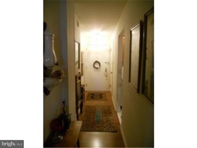 122 Woodstream Dr, Norristown, PA 19403 - photo 5