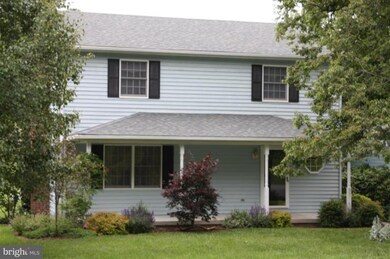 867 Carrier Dr, Strasburg, VA 22657 - photo 2