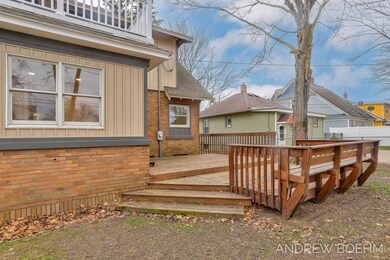 8-web-or-mls-587 S Shore Dr, Holland-8