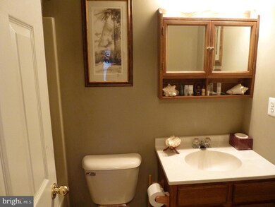 400 Applegate Ct, Linthicum Heights, MD 21090 - photo 6