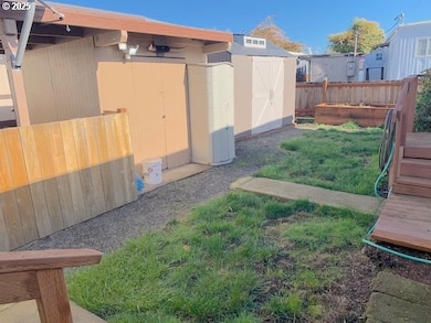 2150 Laura St unit 44, Springfield, OR 97477 - photo 4