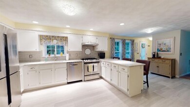 14 Scotchpine Ln, MerriMacK, NH 03054 - photo 7