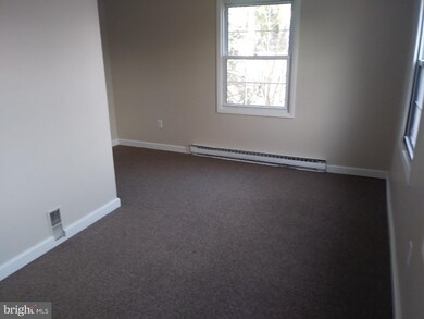 107 Broad St, Saint Georges, DE 19733 - photo 4