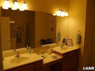 5526 Briar Ln, Whitehall, PA 18052 - photo 5