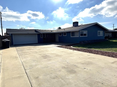 315 W Glendale Ave, Lemoore, CA 93245 - photo 2