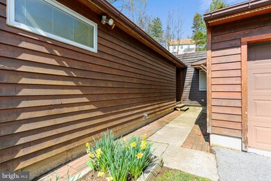 11525 Cherry Grove Dr, North Potomac, MD 20878 - photo 3