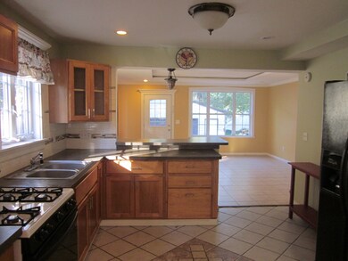 1023 W New York St, Aurora, IL 60506 - photo 5