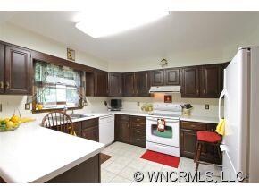 Spacious kitchen