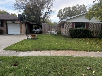 1700 Morningside Dr unit DT, Gainesville, TX 76240 - photo 4