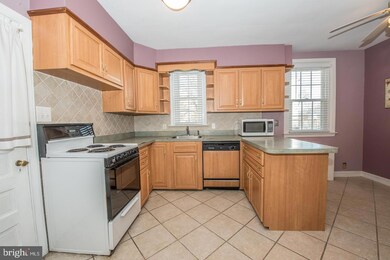 335 Lakeview Ave, Drexel Hill, PA 19026 - photo 4