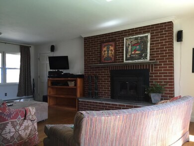 1014 W Mountain Rd, Shaftsbury, VT 05262 - photo 6