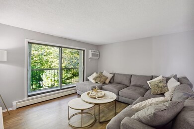 Screened deck area and corner unit