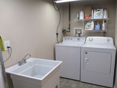 11708 Pine Way unit B, Huntley, IL 60142 - photo 3