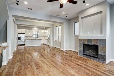 784 Nicholson St, Houston, TX 77007 - photo 4