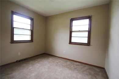 4721 Aurora Ave, Des Moines, IA 50310 - photo 6