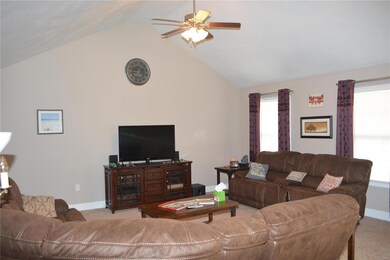 20352 Hardcastle Ln, Saint Robert, MO 65584 - photo 4