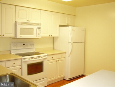 2225 Lovedale Ln unit H, Reston, VA 20191 - photo 5