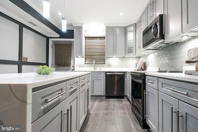 918 W Franklin St, Baltimore, MD 21223 - photo 4