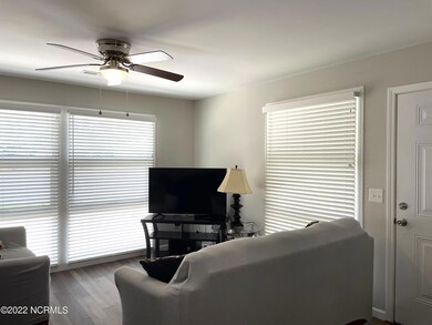 722 Henderson Dr, Jacksonville, NC 28540 - photo 4