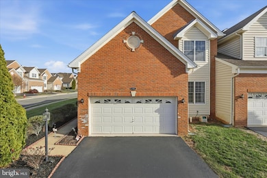 22908 N Brown Square, Ashburn, VA 20148 - photo 4