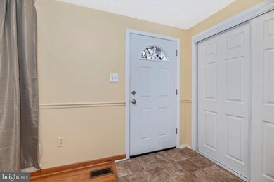 6840 Farmbrook Ct, Frederick, MD 21703 - photo 2
