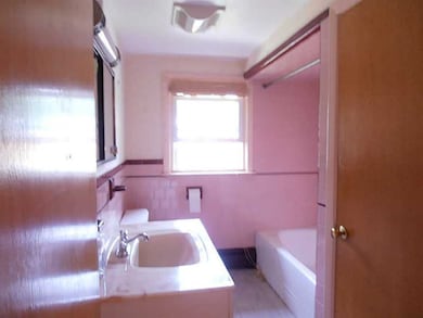 71 Pichette Blvd, Woonsocket, RI 02895 - photo 4