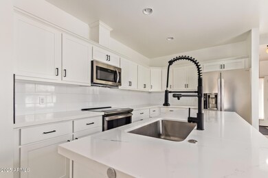 2526 N Edgemere St, Phoenix, AZ 85006 - photo 4