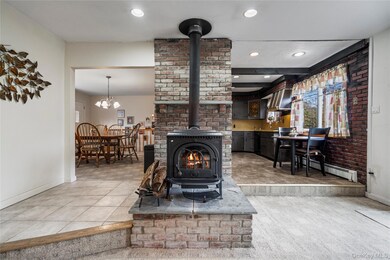 161 Fordham Ave, Medford, NY 11763 - photo 4