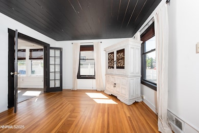 1417 Douglas Ave-13