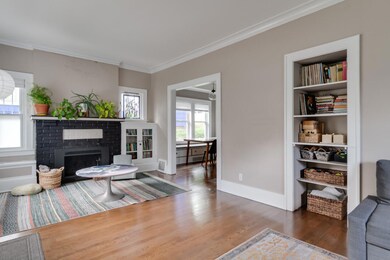 1210 W Maple Living Area w: Built-ins
