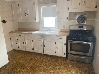 48 Maplecrest St, Newmarket, NH 03857 - photo 4