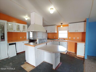 4 Kitchen