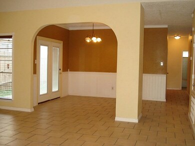 8022 Summer Trail Dr, Houston, TX 77040 - photo 2