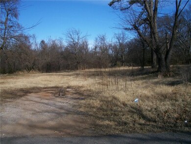 1301 N Minnesota Ave, Shawnee, OK 74801 - photo 2