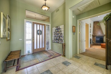 004_Foyer