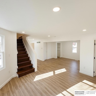 4624 N 37th St, Omaha, NE 68111 - photo 2