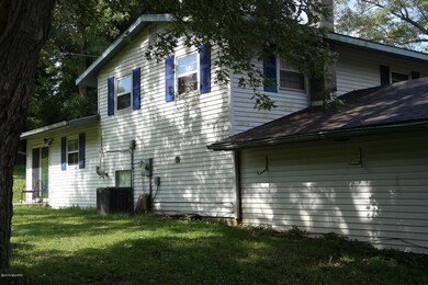 135 N Fairview Ave, Niles, MI 49120 - photo 4