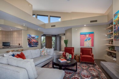 007_Living Room ~ Entry Way