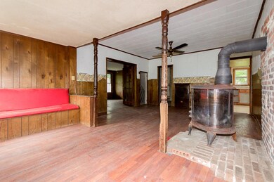 303 W Tyndall St Aurora MO 65605