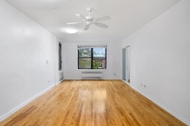 63-95 Austin St unit 2C, Rego Park, NY 11374 - photo 2