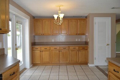 8991 Lithia Ct, Jacksonville, FL 32216 - photo 7