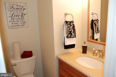 14829 Hammersmith Cir, Silver Spring, MD 20906 - photo 7