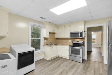 1110 N Pasteur St unit C, New Bern, NC 28560 - photo 4