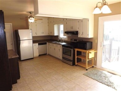 1919 W 36th St, Davenport, IA 52806 - photo 3