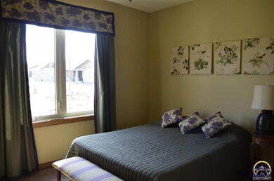 6328 SW 48th Ln, Topeka, KS 66610 - photo 5