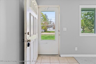 2119 Ferrol St, Lansing, MI 48910 - photo 3