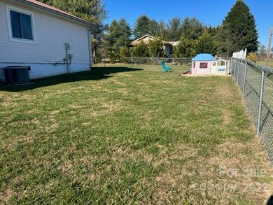 11 Apple Blossom Ln, Hendersonville, NC 28792 - photo 5