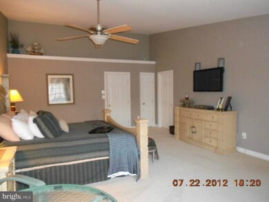 23804 Burdette Forest Rd, Clarksburg, MD 20871 - photo 4